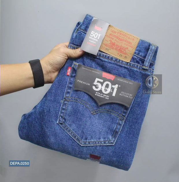 Levi's Mid Blue Jeans - Slim Taper Fit / 0250
